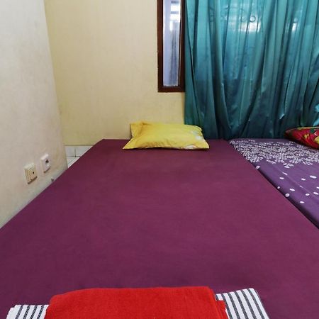 Хостел Backpack Syariah Cempaka Putih Barat Джакарта Экстерьер фото