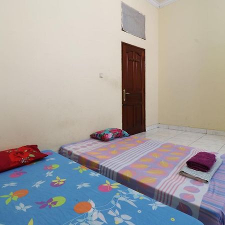 Хостел Backpack Syariah Cempaka Putih Barat Джакарта Экстерьер фото